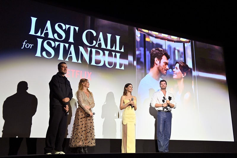 Başrollerini Kivanç Tatlituğ Ve Beren Saat’in Paylaştiği Yeni Netflix Filmi İstanbul İçin Son Çağri’nin  Özel Gösterimi New York’ta Gerçekleşti 
